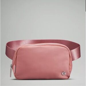 🆕LULULEMON EVERYWHERE BELT BAG PINK PASTEL